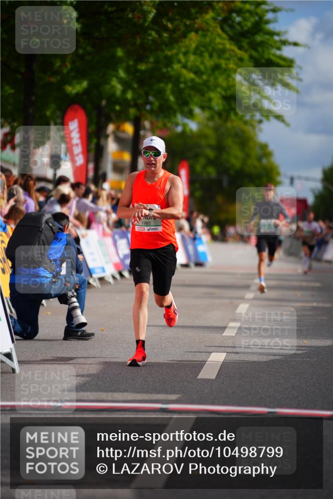 20.09.2026 - PSD Bank Halbmarathon LAZAROV Photography http://msf.ph/oto/10498799 20.09.2026 11:23:22 Ziel 1985, 3104, 3406 meine-sportfotos.de