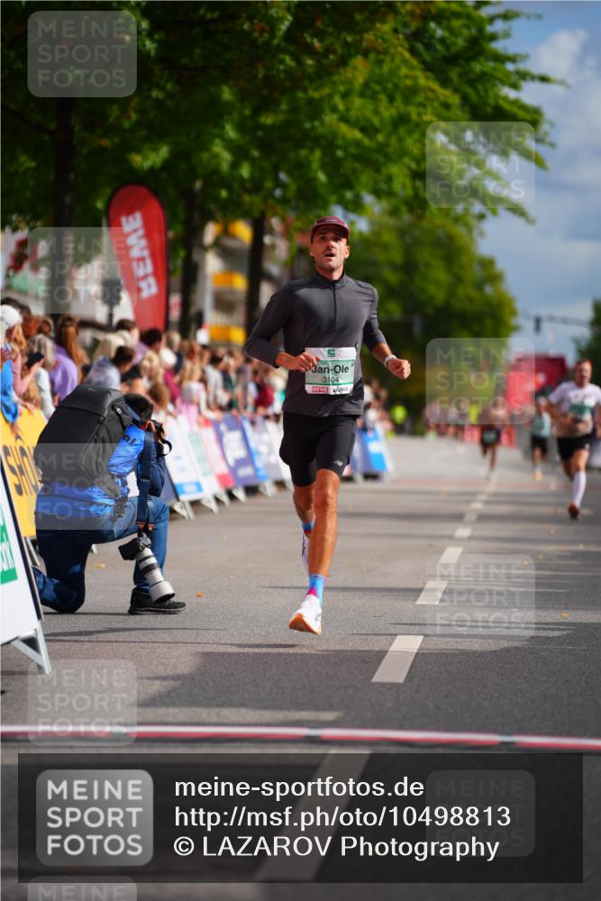 20.09.2026 - PSD Bank Halbmarathon LAZAROV Photography http://msf.ph/oto/10498813 20.09.2026 11:23:25 Ziel 1985, 3104, 3406 meine-sportfotos.de