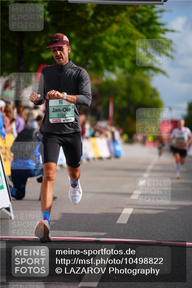 20.09.2026 - PSD Bank Halbmarathon LAZAROV Photography http://msf.ph/oto/10498822 20.09.2026 11:23:26 Ziel 1985, 3104, 3406 meine-sportfotos.de