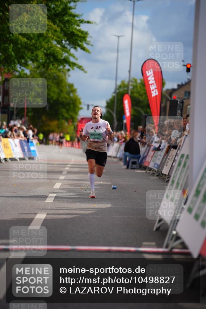 20.09.2026 - PSD Bank Halbmarathon LAZAROV Photography http://msf.ph/oto/10498827 20.09.2026 11:23:28 Ziel 1985, 3104, 3406, 3625 meine-sportfotos.de