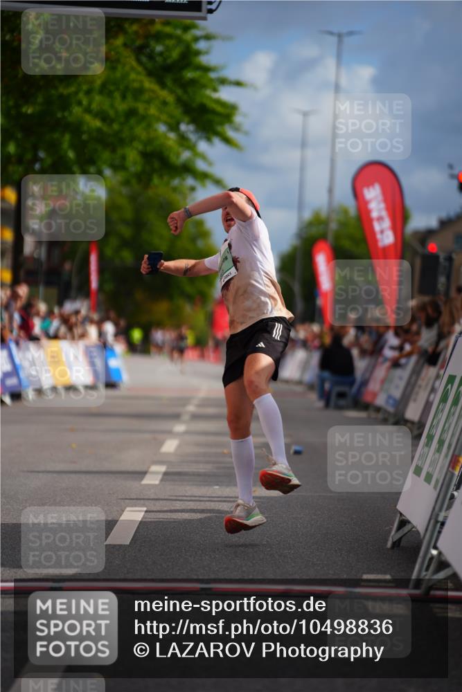 20.09.2026 - PSD Bank Halbmarathon LAZAROV Photography http://msf.ph/oto/10498836 20.09.2026 11:23:30 Ziel 1985, 3104, 3625 meine-sportfotos.de