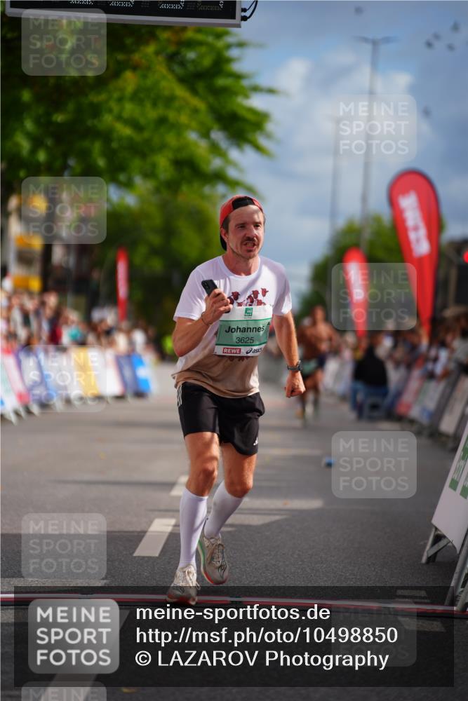 20.09.2026 - PSD Bank Halbmarathon LAZAROV Photography http://msf.ph/oto/10498850 20.09.2026 11:23:31 Ziel 1985, 3104, 3625 meine-sportfotos.de