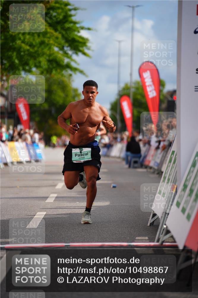 20.09.2026 - PSD Bank Halbmarathon LAZAROV Photography http://msf.ph/oto/10498867 20.09.2026 11:23:36 Ziel 3625, 4268 meine-sportfotos.de