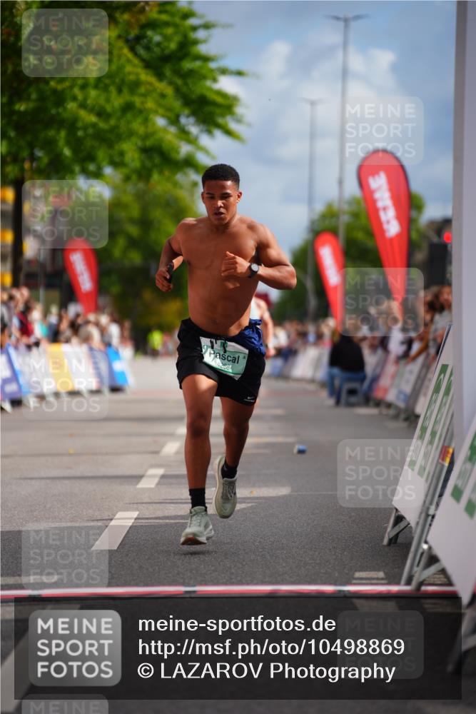 20.09.2026 - PSD Bank Halbmarathon LAZAROV Photography http://msf.ph/oto/10498869 20.09.2026 11:23:36 Ziel 3625, 4268 meine-sportfotos.de