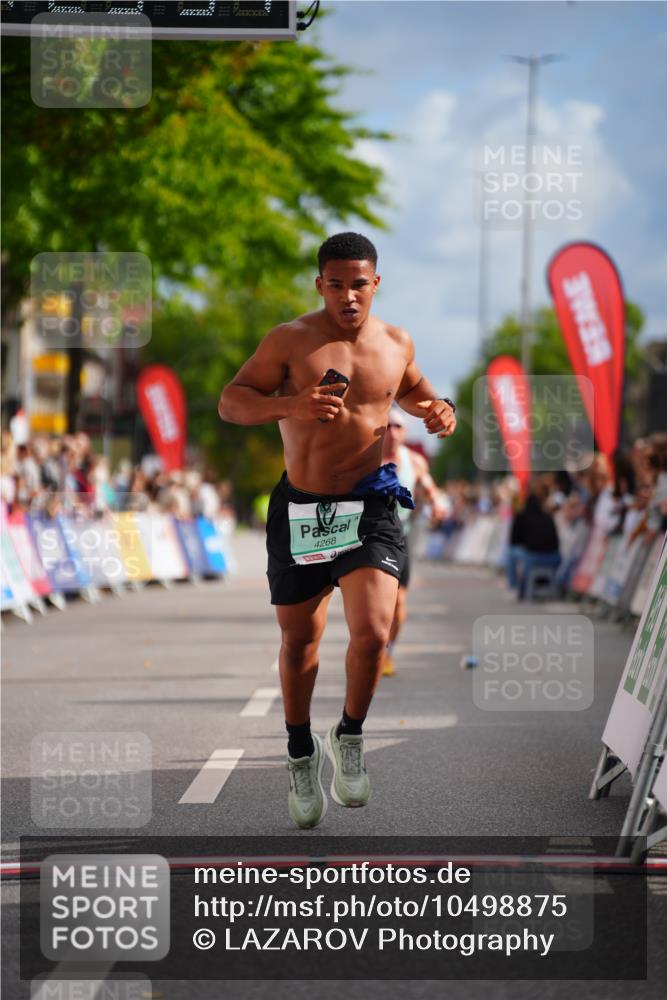 20.09.2026 - PSD Bank Halbmarathon LAZAROV Photography http://msf.ph/oto/10498875 20.09.2026 11:23:36 Ziel 3625, 4268 meine-sportfotos.de