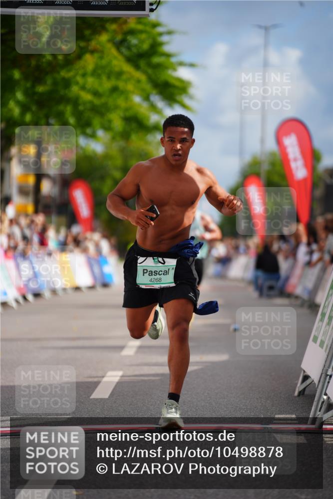 20.09.2026 - PSD Bank Halbmarathon LAZAROV Photography http://msf.ph/oto/10498878 20.09.2026 11:23:36 Ziel 3625, 4268 meine-sportfotos.de