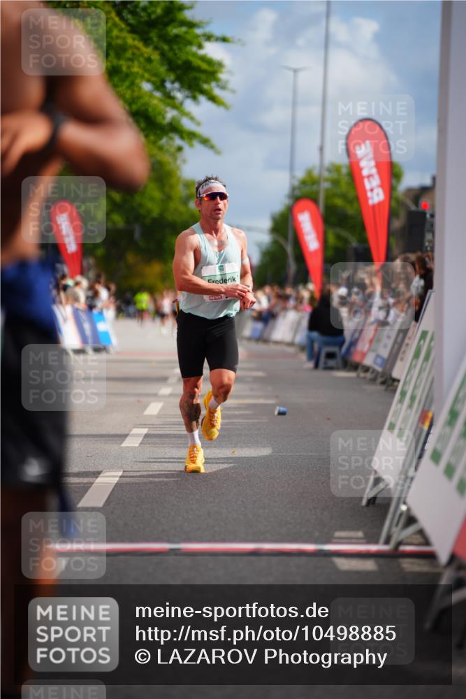 20.09.2026 - PSD Bank Halbmarathon LAZAROV Photography http://msf.ph/oto/10498885 20.09.2026 11:23:38 Ziel 3625, 4268 meine-sportfotos.de