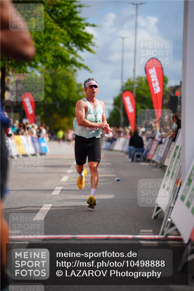 20.09.2026 - PSD Bank Halbmarathon LAZAROV Photography http://msf.ph/oto/10498888 20.09.2026 11:23:38 Ziel 3625, 4268 meine-sportfotos.de