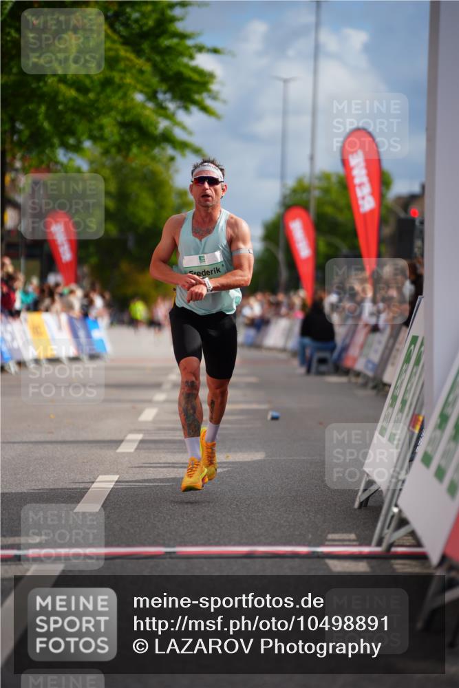 20.09.2026 - PSD Bank Halbmarathon LAZAROV Photography http://msf.ph/oto/10498891 20.09.2026 11:23:38 Ziel 3625, 4268 meine-sportfotos.de
