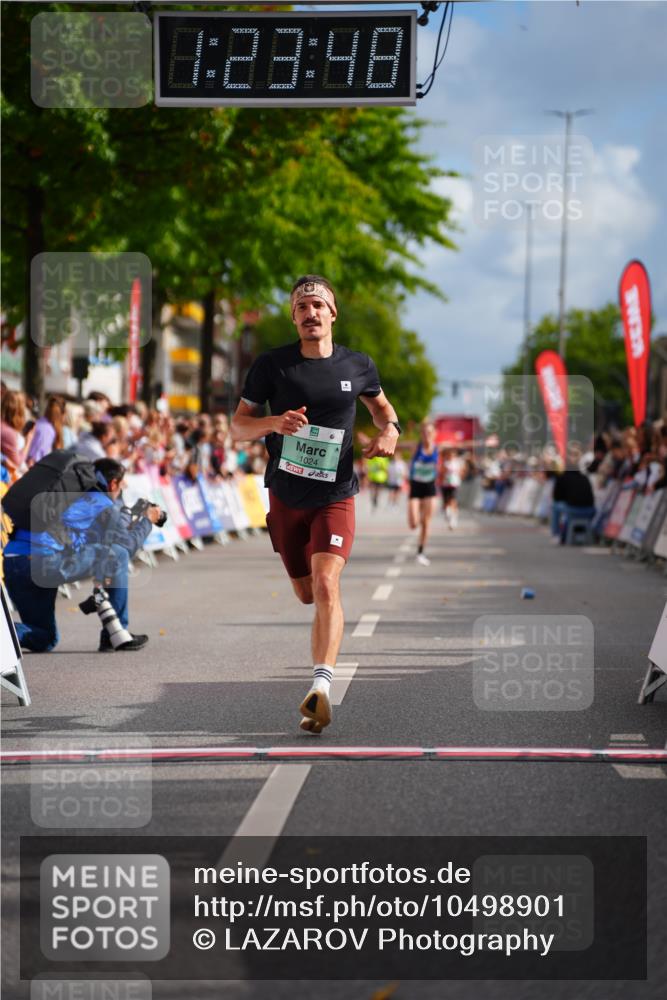 20.09.2026 - PSD Bank Halbmarathon LAZAROV Photography http://msf.ph/oto/10498901 20.09.2026 11:23:48 Ziel 1842 meine-sportfotos.de