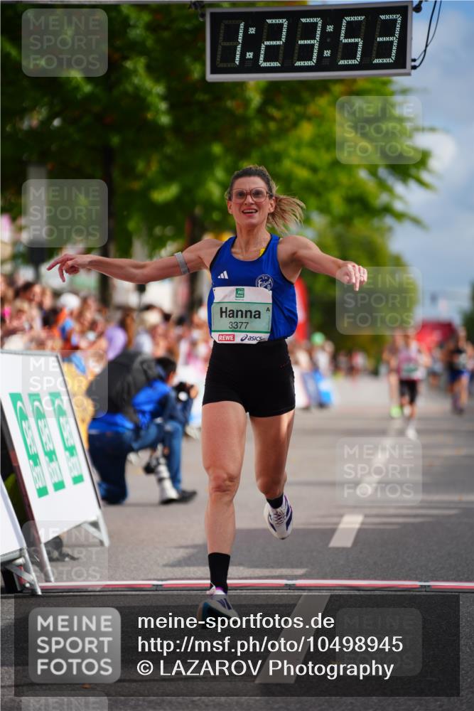 20.09.2026 - PSD Bank Halbmarathon LAZAROV Photography http://msf.ph/oto/10498945 20.09.2026 11:23:53 Ziel 1024, 1842, 3377 meine-sportfotos.de