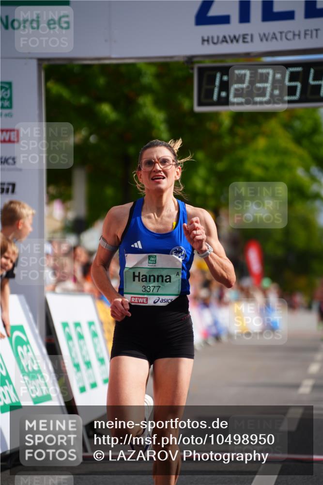 20.09.2026 - PSD Bank Halbmarathon LAZAROV Photography http://msf.ph/oto/10498950 20.09.2026 11:23:53 Ziel 1024, 1842, 3377 meine-sportfotos.de