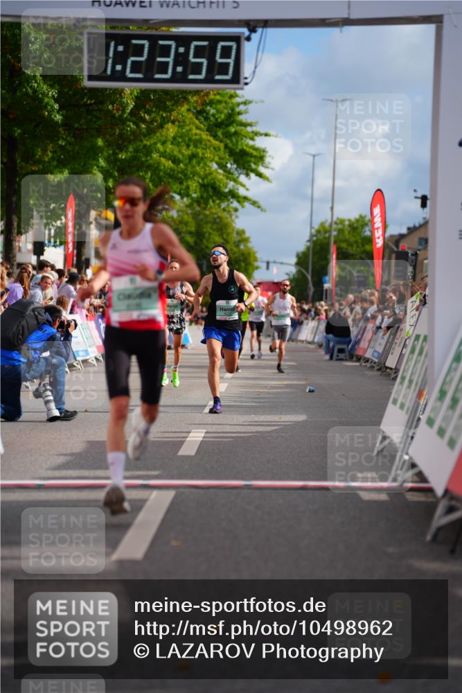 20.09.2026 - PSD Bank Halbmarathon LAZAROV Photography http://msf.ph/oto/10498962 20.09.2026 11:23:58 Ziel 1024, 2776, 3377, 4146, 4227 meine-sportfotos.de