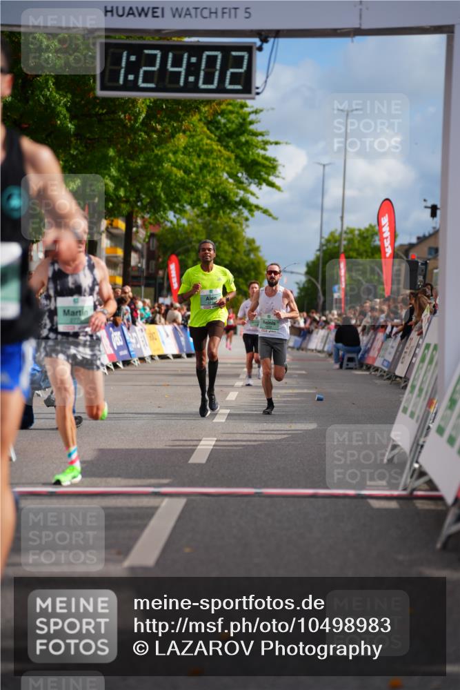 20.09.2026 - PSD Bank Halbmarathon LAZAROV Photography http://msf.ph/oto/10498983 20.09.2026 11:24:02 Ziel 1024, 2776, 2779, 4105, 4146, 4227, 4558 meine-sportfotos.de