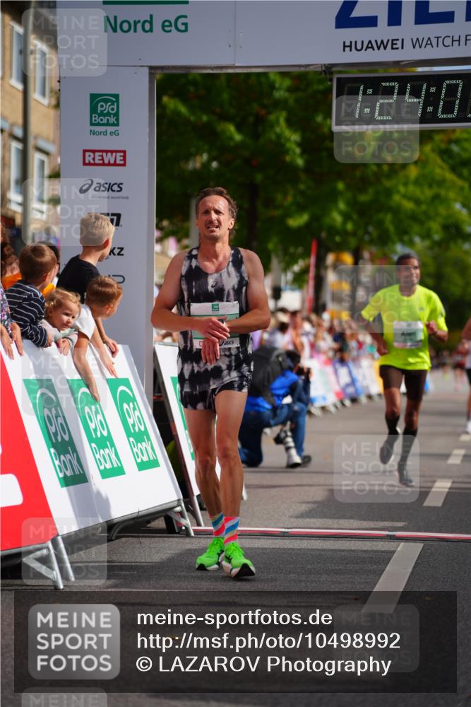 20.09.2026 - PSD Bank Halbmarathon LAZAROV Photography http://msf.ph/oto/10498992 20.09.2026 11:24:03 Ziel 1024, 2776, 2779, 4105, 4146, 4227, 4558 meine-sportfotos.de