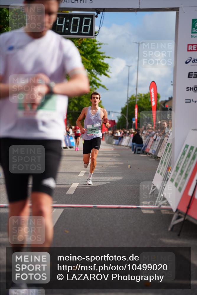 20.09.2026 - PSD Bank Halbmarathon LAZAROV Photography http://msf.ph/oto/10499020 20.09.2026 11:24:08 Ziel 2776, 2779, 4105, 4227, 4545, 4558 meine-sportfotos.de