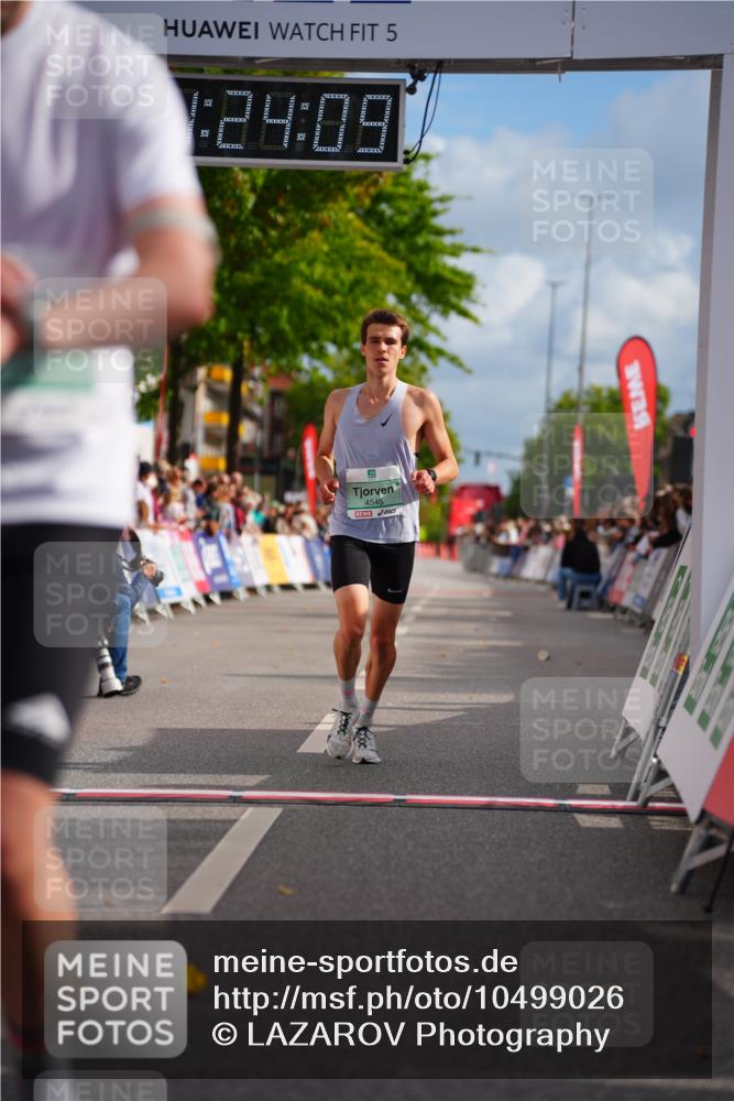 20.09.2026 - PSD Bank Halbmarathon LAZAROV Photography http://msf.ph/oto/10499026 20.09.2026 11:24:09 Ziel 2776, 2779, 4105, 4545, 4558 meine-sportfotos.de