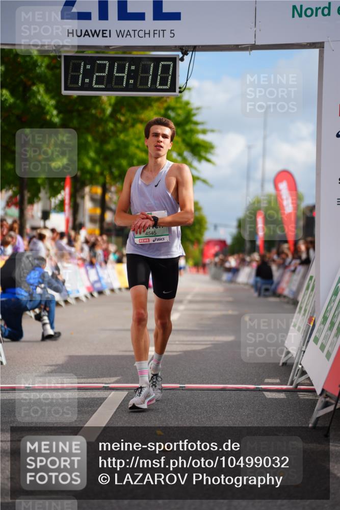20.09.2026 - PSD Bank Halbmarathon LAZAROV Photography http://msf.ph/oto/10499032 20.09.2026 11:24:10 Ziel 2776, 2779, 4105, 4545, 4558 meine-sportfotos.de