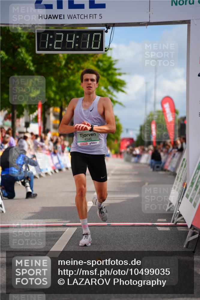 20.09.2026 - PSD Bank Halbmarathon LAZAROV Photography http://msf.ph/oto/10499035 20.09.2026 11:24:10 Ziel 2776, 2779, 4105, 4545, 4558 meine-sportfotos.de