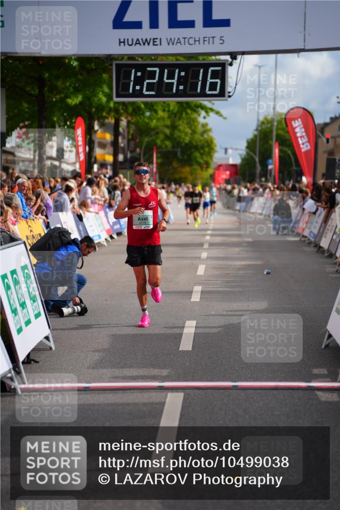 20.09.2026 - PSD Bank Halbmarathon LAZAROV Photography http://msf.ph/oto/10499038 20.09.2026 11:24:15 Ziel 4176, 4545 meine-sportfotos.de