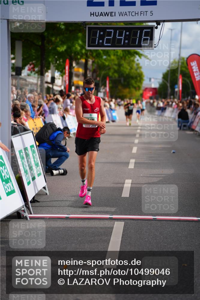 20.09.2026 - PSD Bank Halbmarathon LAZAROV Photography http://msf.ph/oto/10499046 20.09.2026 11:24:16 Ziel 4176, 4545 meine-sportfotos.de