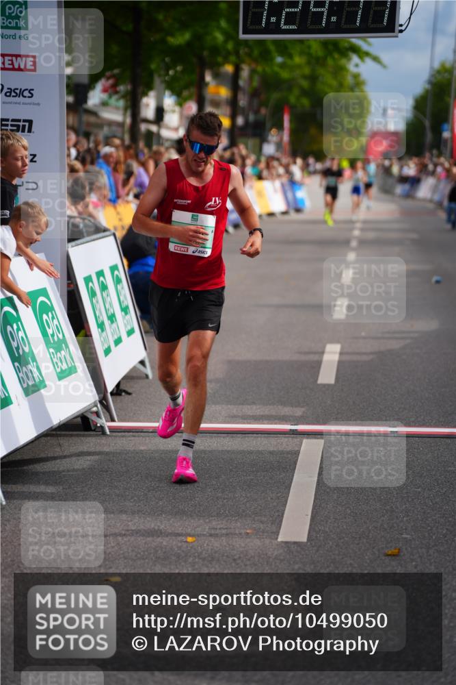 20.09.2026 - PSD Bank Halbmarathon LAZAROV Photography http://msf.ph/oto/10499050 20.09.2026 11:24:17 Ziel 4176, 4545 meine-sportfotos.de