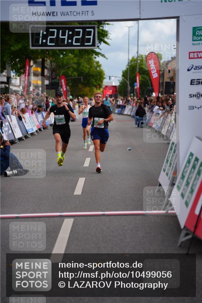 20.09.2026 - PSD Bank Halbmarathon LAZAROV Photography http://msf.ph/oto/10499056 20.09.2026 11:24:23 Ziel 2125, 2895, 3407, 4176 meine-sportfotos.de