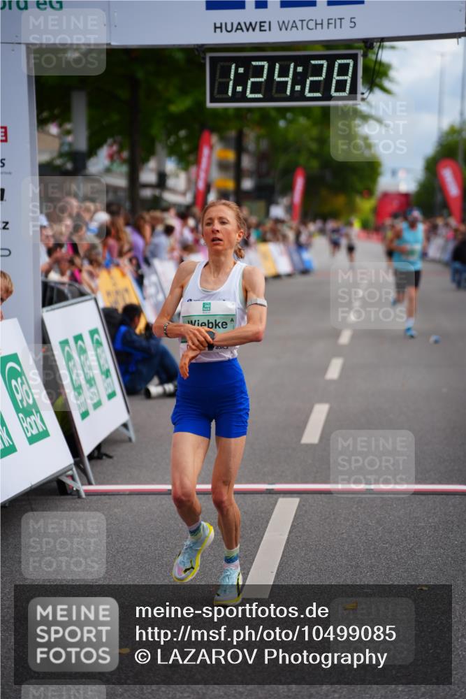 20.09.2026 - PSD Bank Halbmarathon LAZAROV Photography http://msf.ph/oto/10499085 20.09.2026 11:24:27 Ziel 2125, 2895, 3407 meine-sportfotos.de