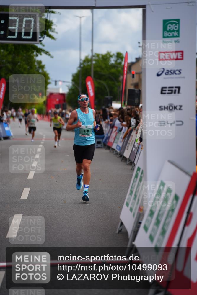 20.09.2026 - PSD Bank Halbmarathon LAZAROV Photography http://msf.ph/oto/10499093 20.09.2026 11:24:29 Ziel 2125, 2895, 3407, 3548 meine-sportfotos.de