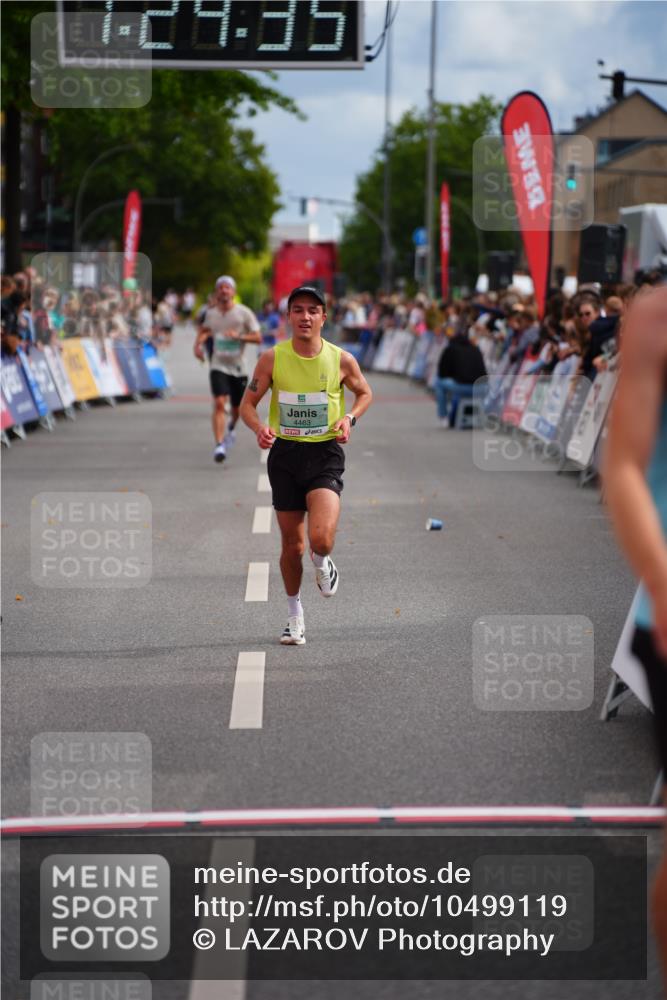 20.09.2026 - PSD Bank Halbmarathon LAZAROV Photography http://msf.ph/oto/10499119 20.09.2026 11:24:34 Ziel 2125, 3548, 4463 meine-sportfotos.de