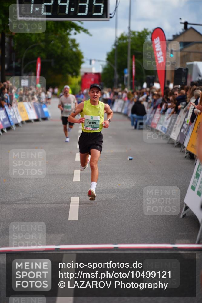 20.09.2026 - PSD Bank Halbmarathon LAZAROV Photography http://msf.ph/oto/10499121 20.09.2026 11:24:34 Ziel 2125, 3548, 4463 meine-sportfotos.de