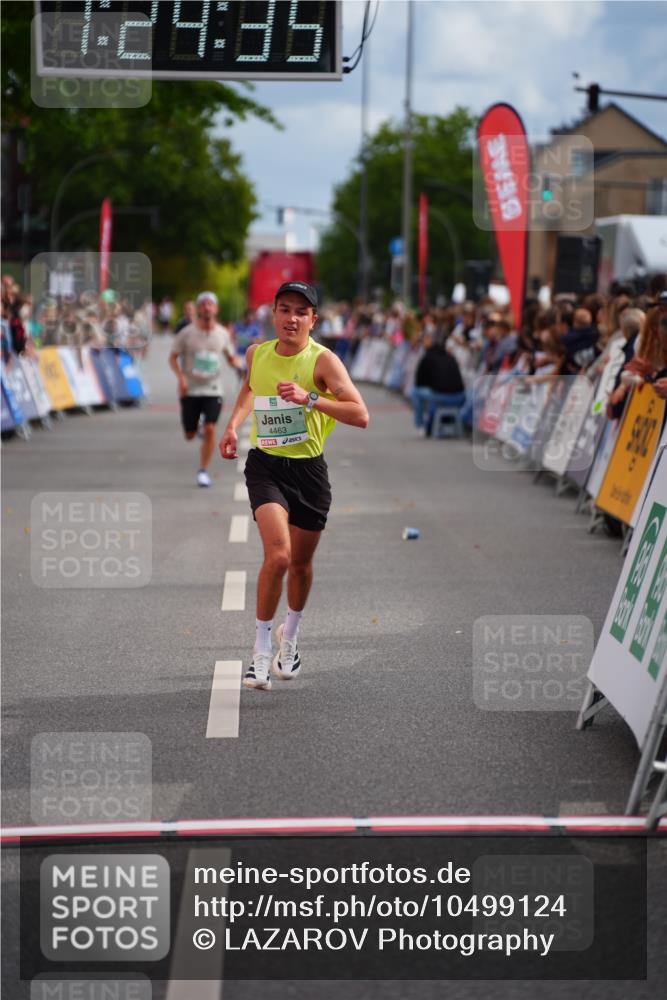 20.09.2026 - PSD Bank Halbmarathon LAZAROV Photography http://msf.ph/oto/10499124 20.09.2026 11:24:35 Ziel 3548, 4463 meine-sportfotos.de