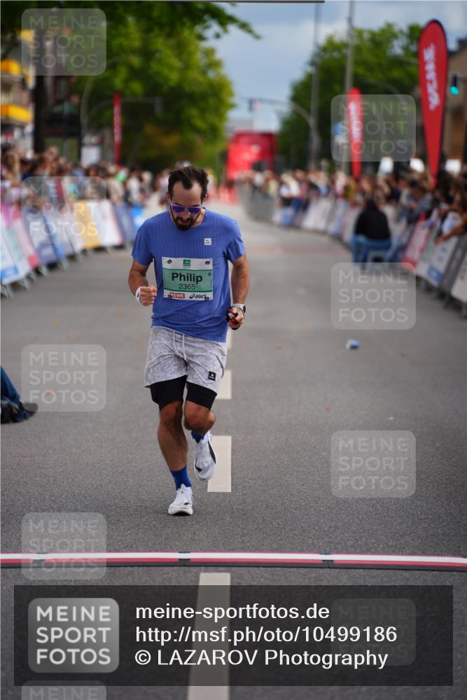 20.09.2026 - PSD Bank Halbmarathon LAZAROV Photography http://msf.ph/oto/10499186 20.09.2026 11:24:47 Ziel 1636, 2365, 2766 meine-sportfotos.de