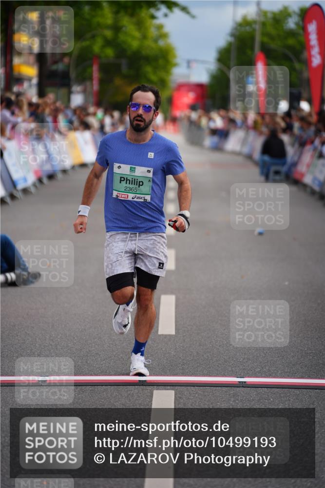 20.09.2026 - PSD Bank Halbmarathon LAZAROV Photography http://msf.ph/oto/10499193 20.09.2026 11:24:47 Ziel 1636, 2365, 2766 meine-sportfotos.de