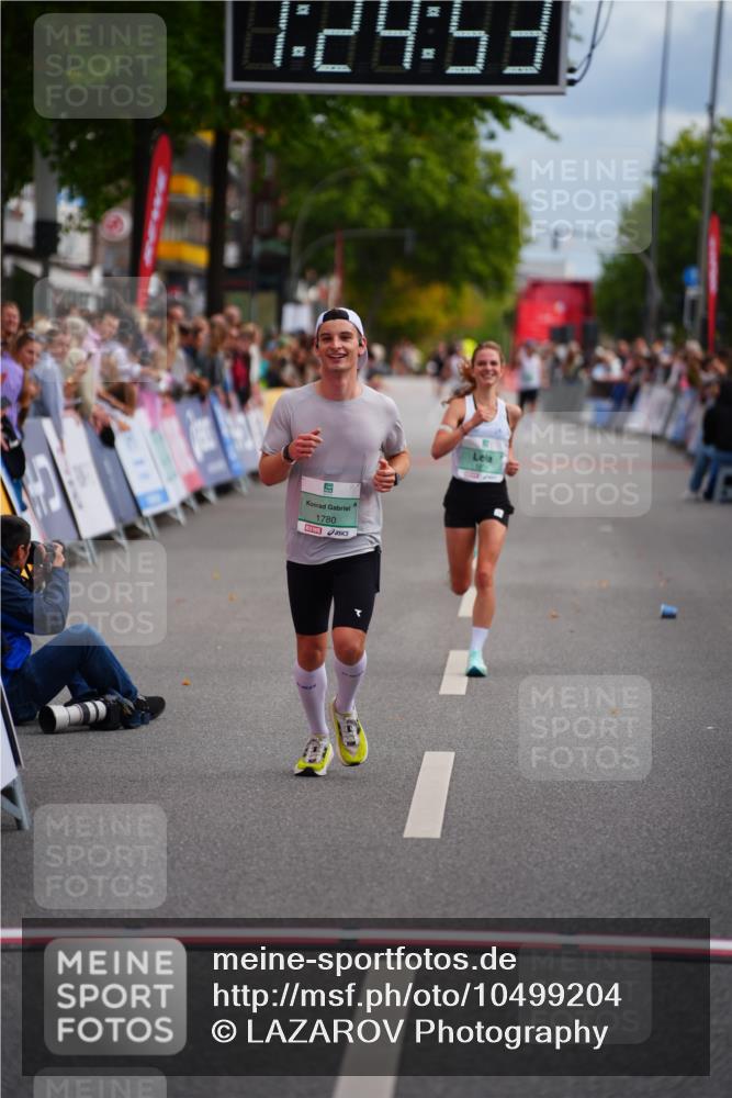 20.09.2026 - PSD Bank Halbmarathon LAZAROV Photography http://msf.ph/oto/10499204 20.09.2026 11:24:53 Ziel 1780, 1801, 2365 meine-sportfotos.de