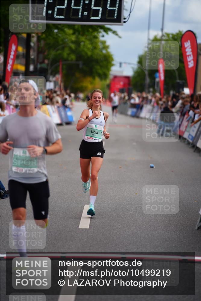 20.09.2026 - PSD Bank Halbmarathon LAZAROV Photography http://msf.ph/oto/10499219 20.09.2026 11:24:54 Ziel 1780, 1801, 2365 meine-sportfotos.de