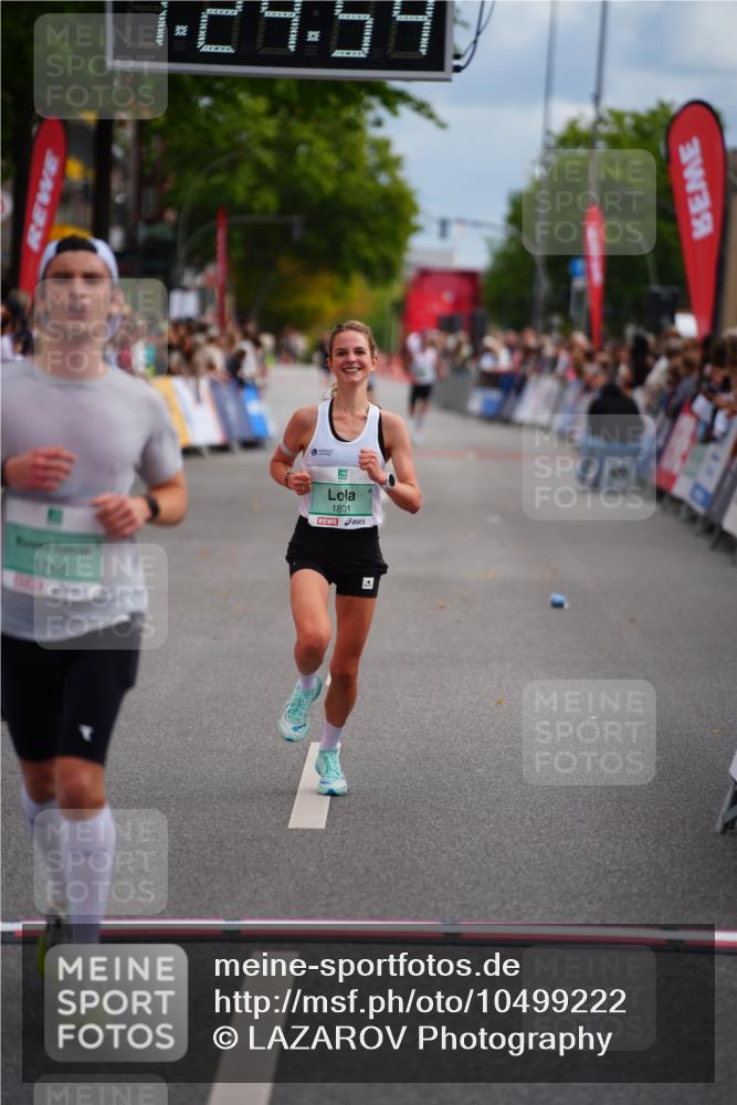 20.09.2026 - PSD Bank Halbmarathon LAZAROV Photography http://msf.ph/oto/10499222 20.09.2026 11:24:54 Ziel 1780, 1801, 2365 meine-sportfotos.de