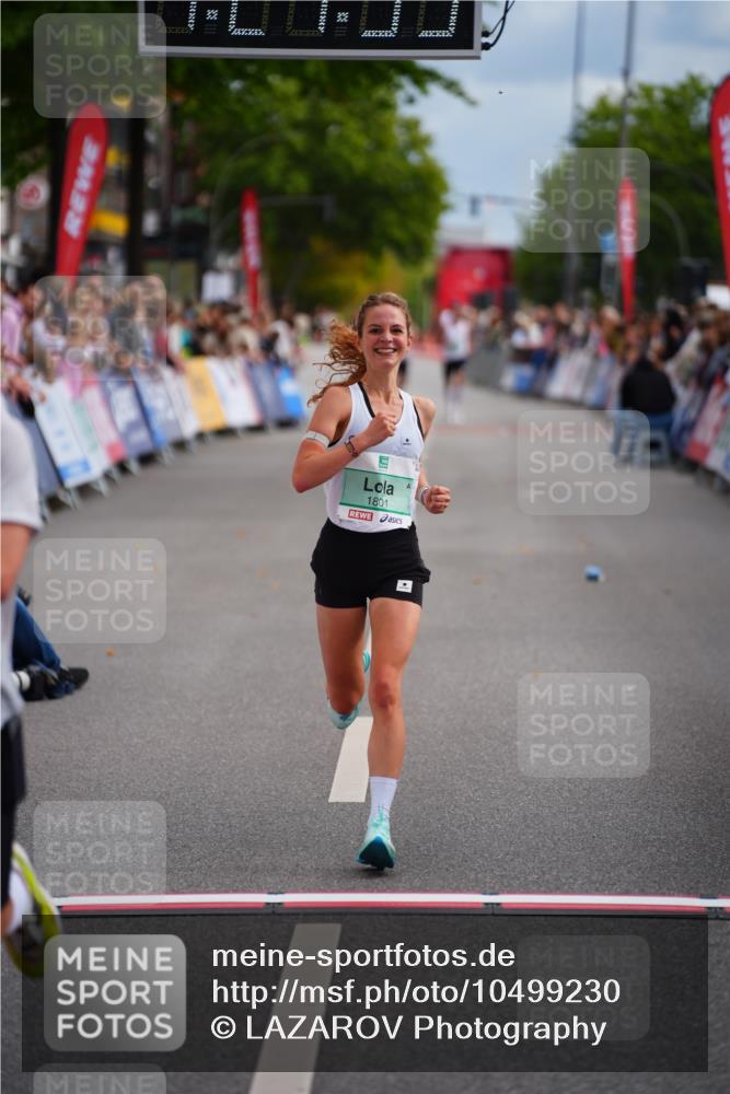 20.09.2026 - PSD Bank Halbmarathon LAZAROV Photography http://msf.ph/oto/10499230 20.09.2026 11:24:55 Ziel 1780, 1801, 2365 meine-sportfotos.de