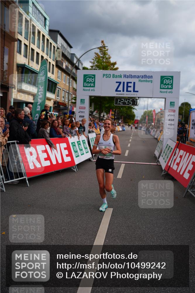 20.09.2026 - PSD Bank Halbmarathon LAZAROV Photography http://msf.ph/oto/10499242 20.09.2026 11:24:56 Ziel 1780, 1801 meine-sportfotos.de