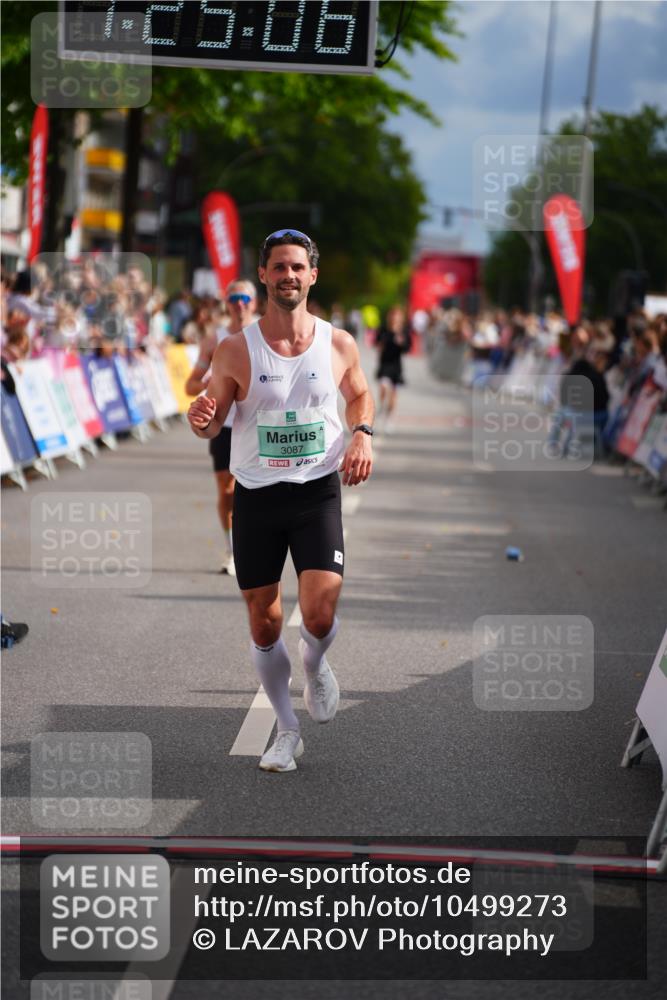 20.09.2026 - PSD Bank Halbmarathon LAZAROV Photography http://msf.ph/oto/10499273 20.09.2026 11:25:06 Ziel 2438, 3087 meine-sportfotos.de