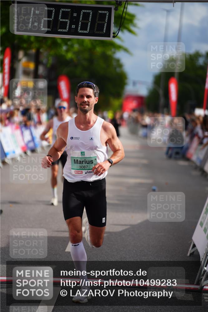 20.09.2026 - PSD Bank Halbmarathon LAZAROV Photography http://msf.ph/oto/10499283 20.09.2026 11:25:07 Ziel 2438, 3087 meine-sportfotos.de