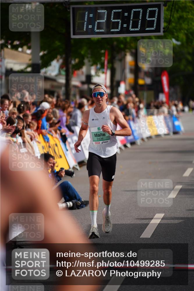 20.09.2026 - PSD Bank Halbmarathon LAZAROV Photography http://msf.ph/oto/10499285 20.09.2026 11:25:09 Ziel 2438, 3087 meine-sportfotos.de