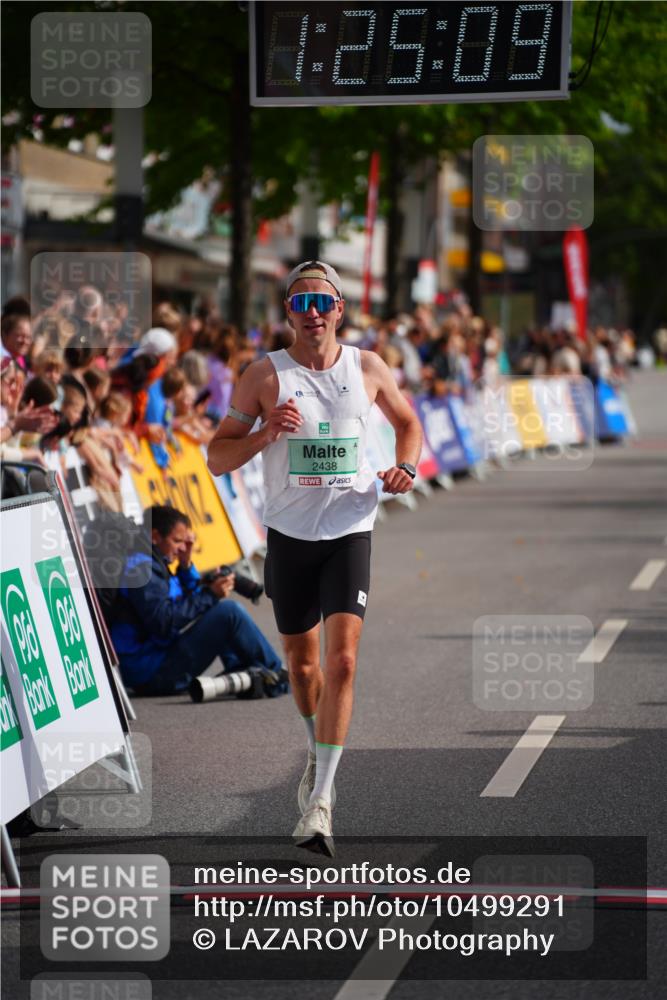 20.09.2026 - PSD Bank Halbmarathon LAZAROV Photography http://msf.ph/oto/10499291 20.09.2026 11:25:09 Ziel 2438, 3087 meine-sportfotos.de