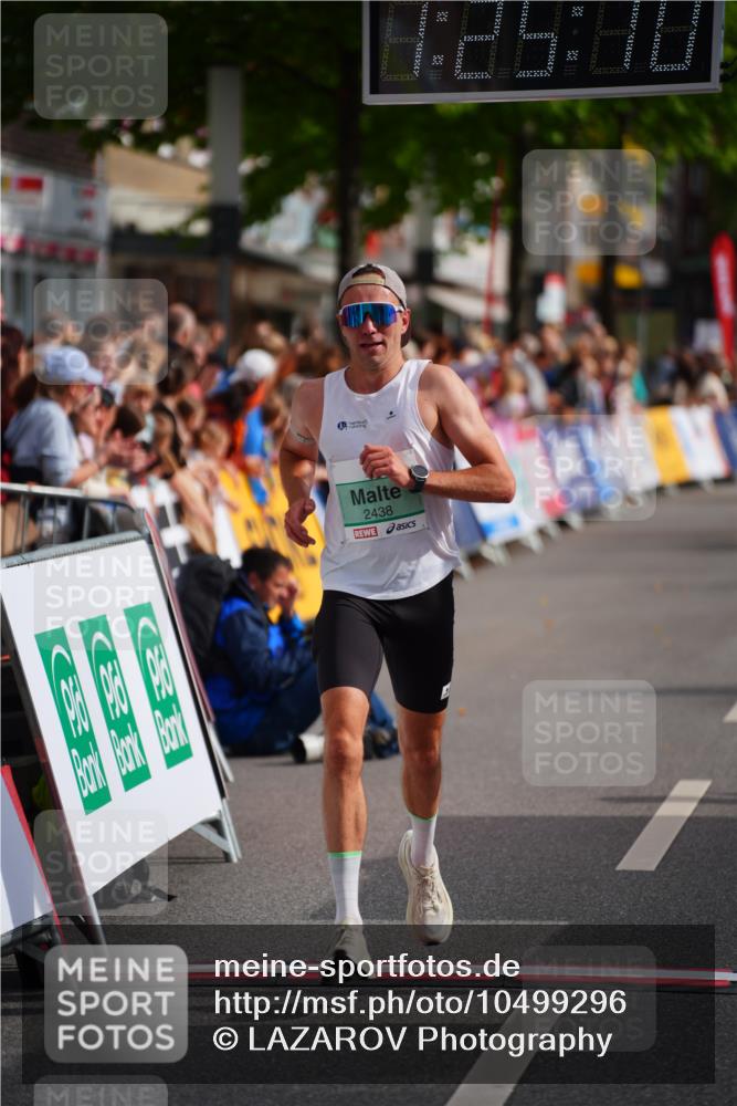 20.09.2026 - PSD Bank Halbmarathon LAZAROV Photography http://msf.ph/oto/10499296 20.09.2026 11:25:09 Ziel 2438, 3087 meine-sportfotos.de