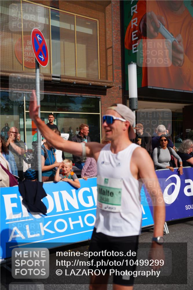 20.09.2026 - PSD Bank Halbmarathon LAZAROV Photography http://msf.ph/oto/10499299 20.09.2026 11:25:14 Ziel 2438, 3087, 4765 meine-sportfotos.de
