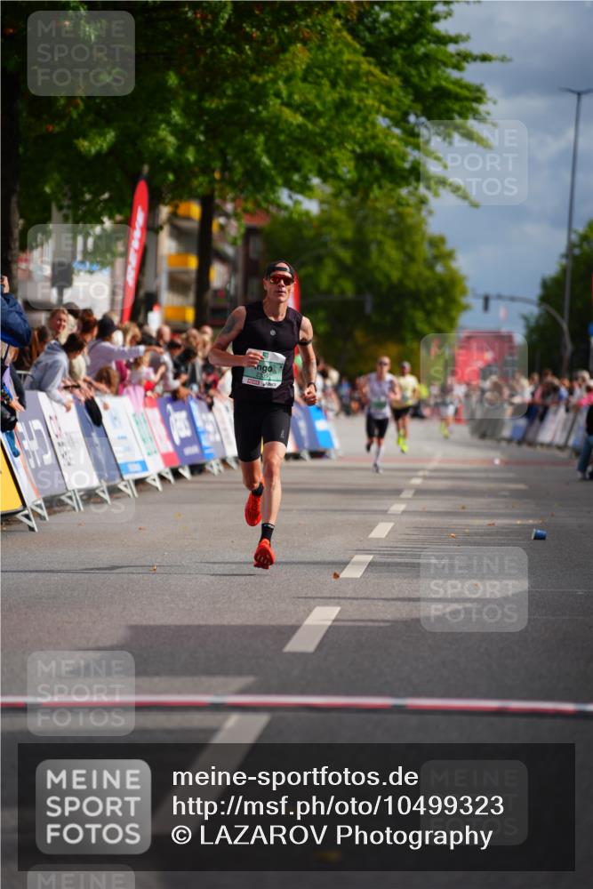 20.09.2026 - PSD Bank Halbmarathon LAZAROV Photography http://msf.ph/oto/10499323 20.09.2026 11:25:30 Ziel 2339 meine-sportfotos.de