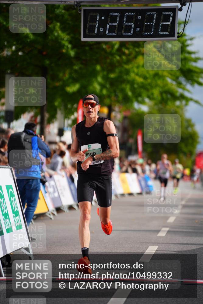 20.09.2026 - PSD Bank Halbmarathon LAZAROV Photography http://msf.ph/oto/10499332 20.09.2026 11:25:32 Ziel 2339 meine-sportfotos.de