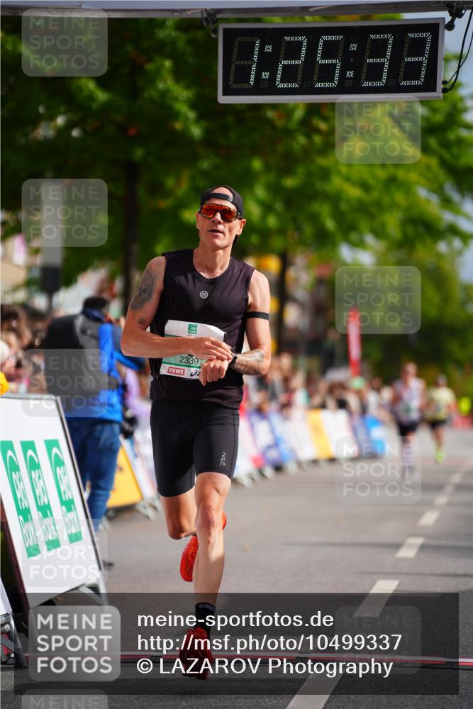 20.09.2026 - PSD Bank Halbmarathon LAZAROV Photography http://msf.ph/oto/10499337 20.09.2026 11:25:32 Ziel 2339 meine-sportfotos.de