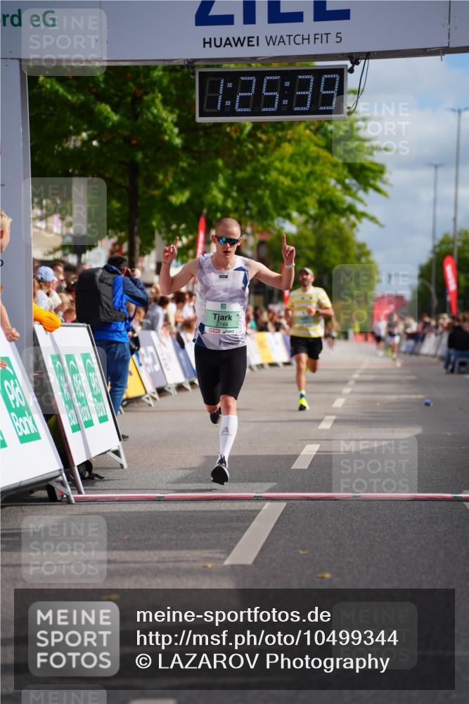 20.09.2026 - PSD Bank Halbmarathon LAZAROV Photography http://msf.ph/oto/10499344 20.09.2026 11:25:38 Ziel 1428, 2339, 2744 meine-sportfotos.de