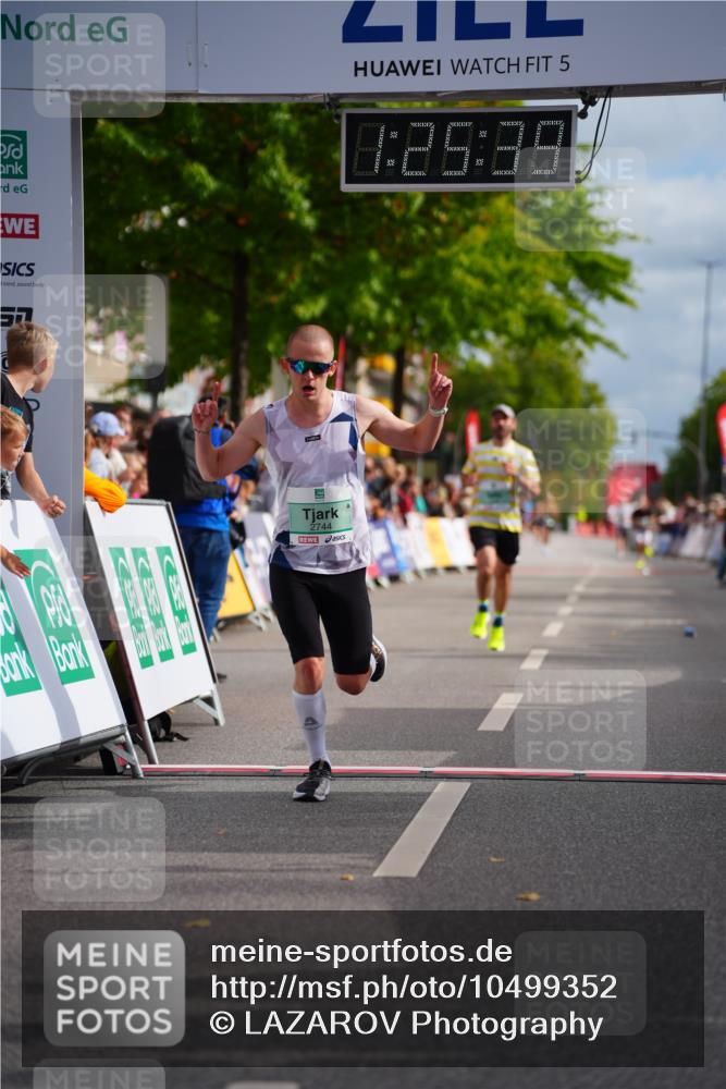 20.09.2026 - PSD Bank Halbmarathon LAZAROV Photography http://msf.ph/oto/10499352 20.09.2026 11:25:39 Ziel 1428, 2339, 2744 meine-sportfotos.de